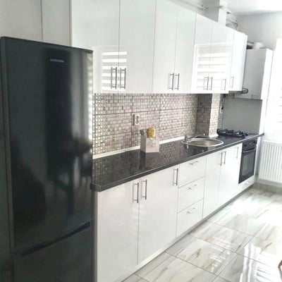 Miete einer gemütlichen Wohnung mit Balkon, Sektor 6, Chiajna, Bukarest, Rumänien